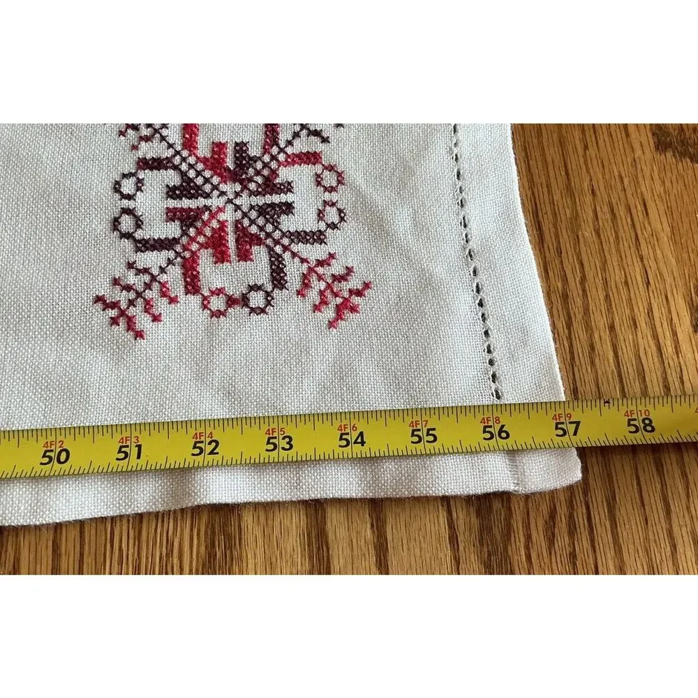 Vintage 1960‎ Ebroidered Rectangle Table Cloth 73.5” X 57”